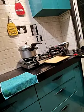 SIZZLER 1100 online show from 10.13.25