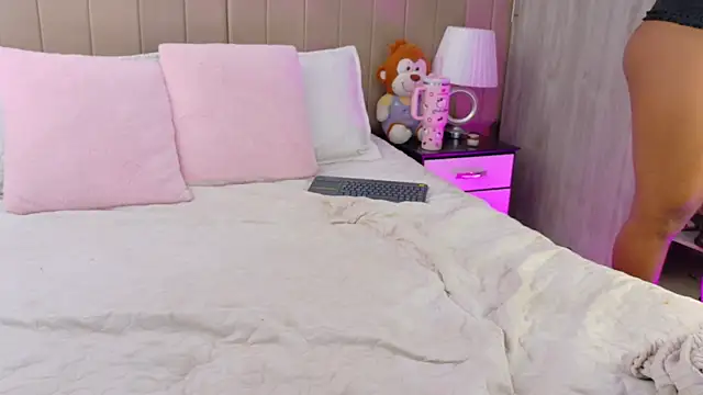 bunny nicolle online show from 08.08.26
