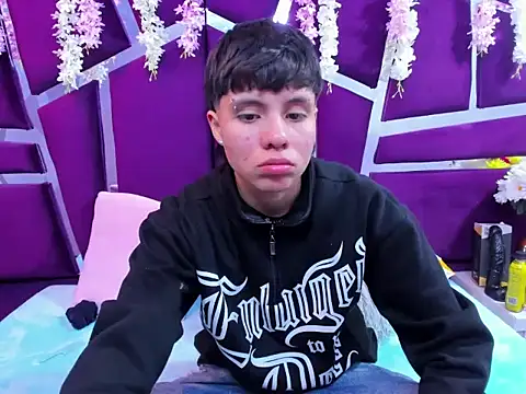 Snapshot of Bruno_Cruzz chatting on 11.20.25 Bruno Cruzz online show from 11.20.25