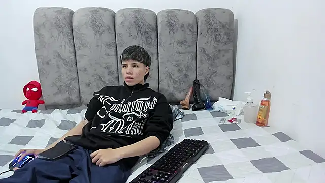 Bruno Cruzz online show from 06.04.26