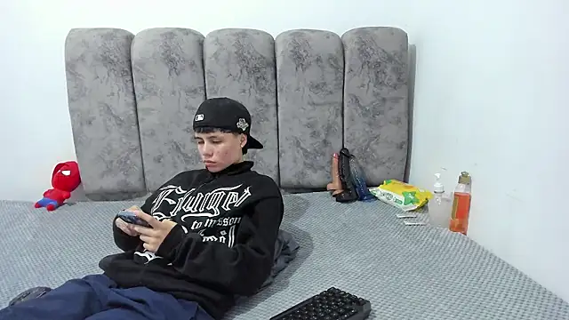 Bruno Cruzz online show from 06.12.26