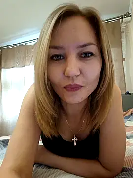 Snapshot of VeroLoverx chatting on 09.28.25 VeroLoverx online show from 09.28.25