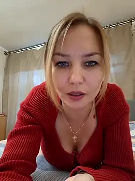 Snapshot of VeroLoverx chatting on 10.13.25 VeroLoverx online show from 10.13.25