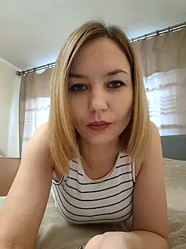 Snapshot of VeroLoverx chatting on 11.16.25 VeroLoverx online show from 11.16.25