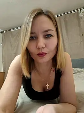 Snapshot of VeroLoverx chatting on 11.28.25 VeroLoverx online show from 11.28.25