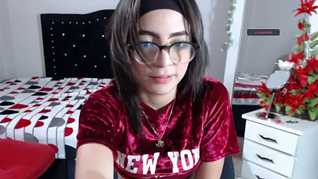 Snapshot of Coraline_Playful chatting on 09.20.25 Coraline Playful online show from 09.20.25