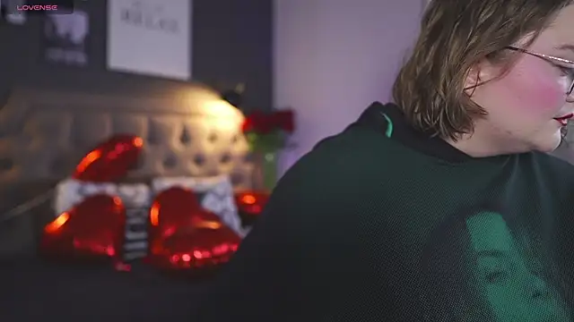 Snapshot of Alissa_S chatting on 02.12.25 Alissa S online show from 02.12.25