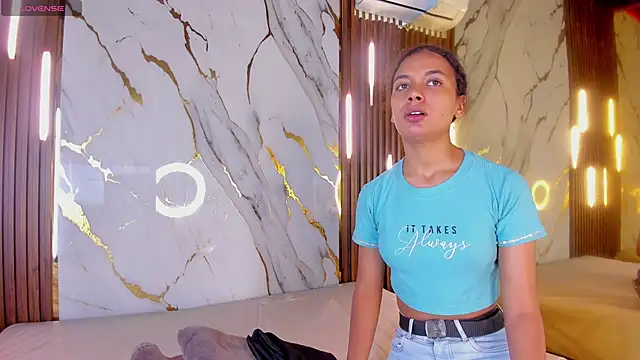 VictoriaDuart online show from 11.08.25