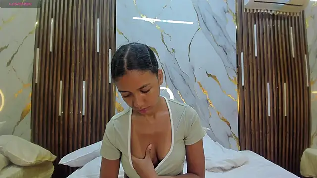 VictoriaDuart online show from 03.27.26