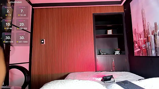 Snapshot of BritanyBrown_ chatting on 11.21.25 BritanyBrown online show from 11.21.25