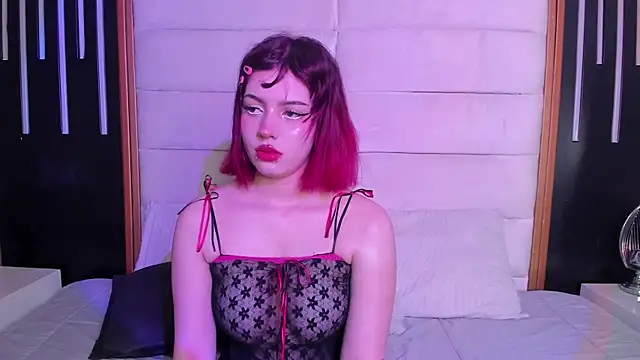 Snapshot of RebecaSnow chatting on 11.11.25 RebecaSnow online show from 11.11.25