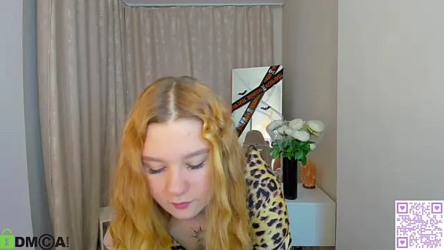 Snapshot of Brenda_Puff chatting on 10.31.25 Brenda Puff online show from 10.31.25