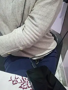 Snapshot of FUNS32514 chatting on 12.17.25 FUNS32514 online show from 12.17.25