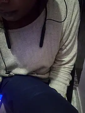 Snapshot of FUNS32514 chatting on 12.18.25 FUNS32514 online show from 12.18.25