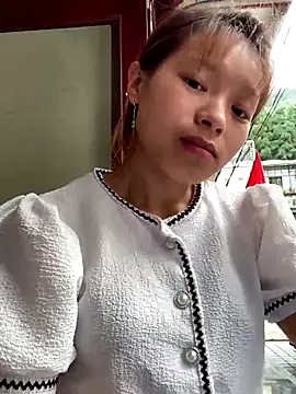 Snapshot of Mai_bb chatting on 09.09.25 Mai bb online show from 09.09.25