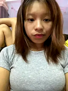 Snapshot of Mai_bb chatting on 10.03.25 Mai bb online show from 10.03.25