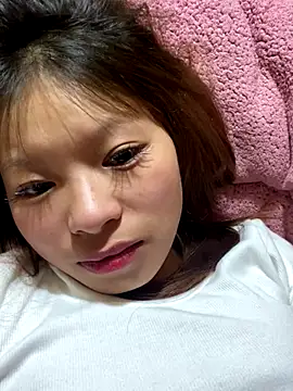 Snapshot of Mai_bb chatting on 11.26.25 Mai bb online show from 11.26.25