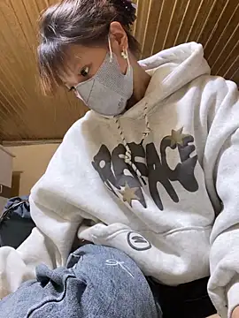 Snapshot of Mai_bb chatting on 12.03.25 Mai bb online show from 12.03.25