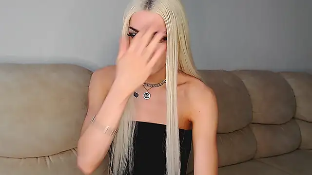 Snapshot of YourTrixie chatting on 10.14.25 YourTrixie online show from 10.14.25