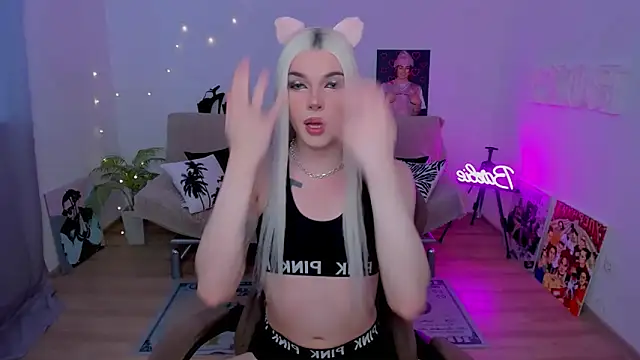 Snapshot of YourTrixie chatting on 02.02.26 YourTrixie online show from 02.02.26