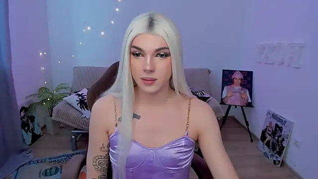 Snapshot of YourTrixie chatting on 02.22.26 YourTrixie online show from 02.22.26