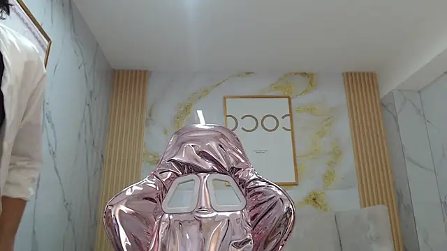 Snapshot of sara_lopez_s chatting on 09.22.25 sara lopez s online show from 09.22.25