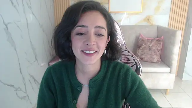 Snapshot of sara_lopez_s chatting on 10.18.25 sara lopez s online show from 10.18.25