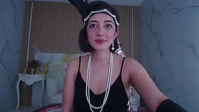 Snapshot of sara_lopez_s chatting on 10.31.25 sara lopez s online show from 10.31.25