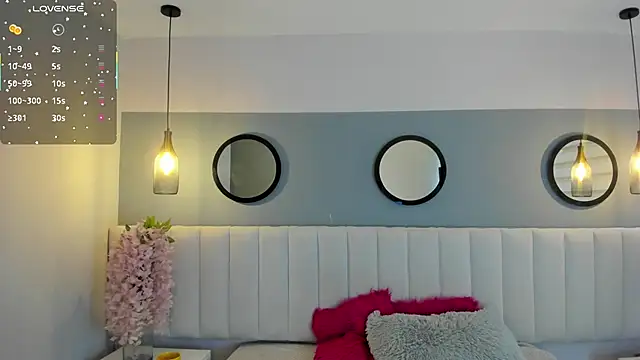 Mila Hank  online show from 11.03.25