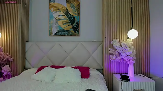 Mila Hank  online show from 03.25.26