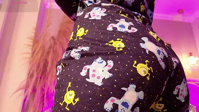 Annie  2 online show from 11.20.25