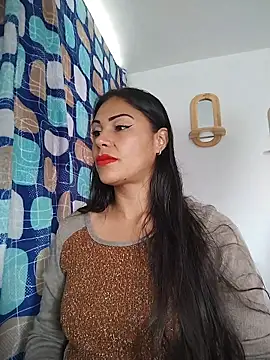 KittyHoleshot87 online show from 02.10.26