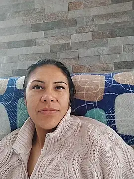 KittyHoleshot87 online show from 02.20.26