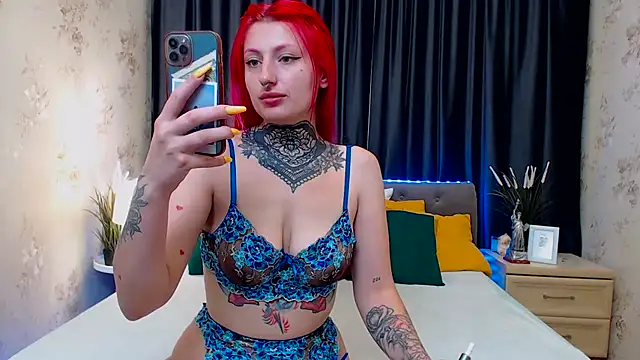 Snapshot of Nina_Blum_ chatting on 09.18.25 Nina Blum online show from 09.18.25