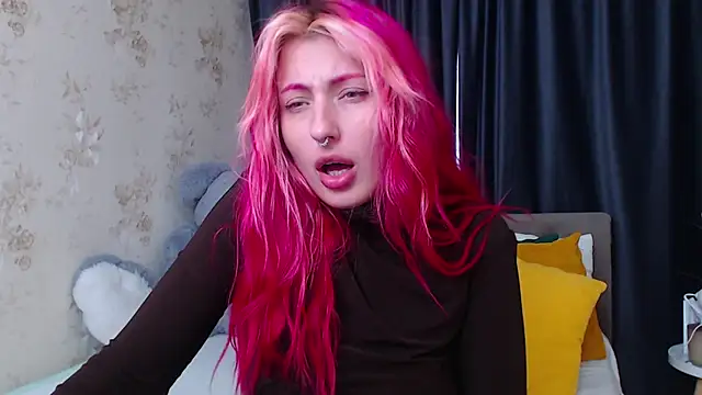 Snapshot of Nina_Blum_ chatting on 11.14.25 Nina Blum online show from 11.14.25