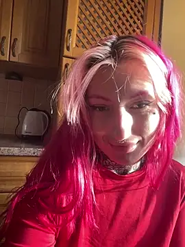 Snapshot of Nina_Blum_ chatting on 11.18.25 Nina Blum online show from 11.18.25