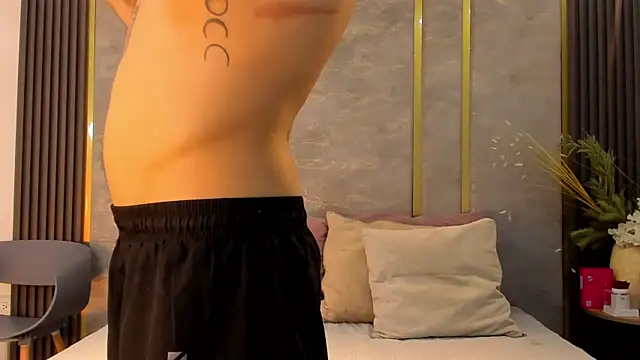 Snapshot of NikoStone_ chatting on 10.23.25 NikoStone online show from 10.23.25