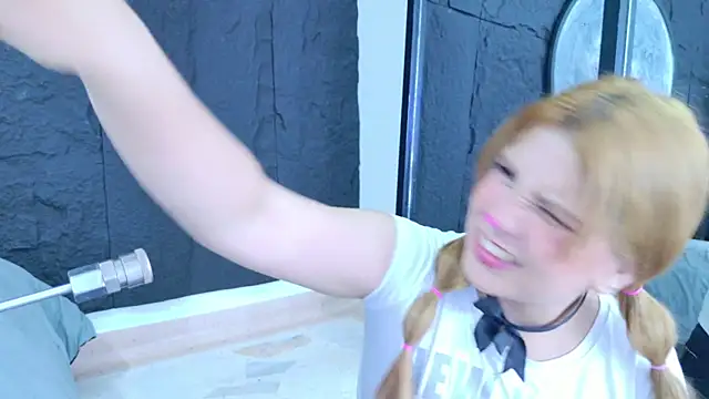 LizzyOlsen online show from 05.10.26