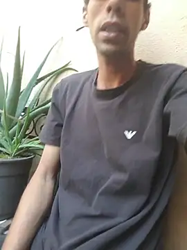 Snapshot of Dedede32 chatting on 11.10.25 Dedede32 online show from 11.10.25