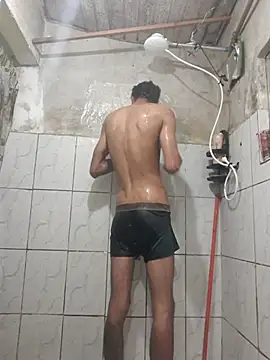 Snapshot of Dedede32 chatting on 11.17.25 Dedede32 online show from 11.17.25