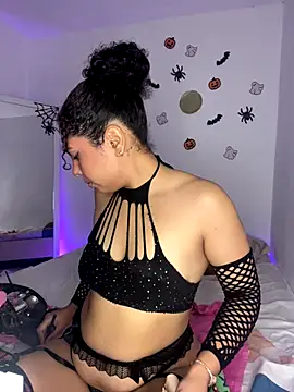 ViolettaMiller  online show from 10.31.25