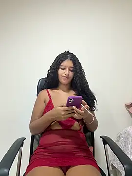 Snapshot of larajuli chatting on 02.24.26 larajuli online show from 02.24.26