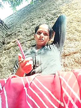 Jooli xx online show from 01.10.26