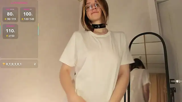 Snapshot of Agnes_Passero chatting on 11.05.25 Agnes Passero online show from 11.05.25