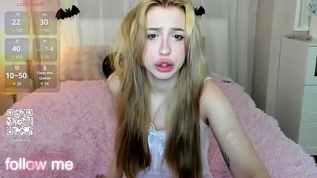 Snapshot of LightStar_18 chatting on 11.03.25 LightStar 18 online show from 11.03.25