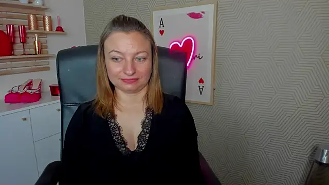 Snapshot of angelaSamt chatting on 06.15.26 angelaSamt online show from 06.15.26