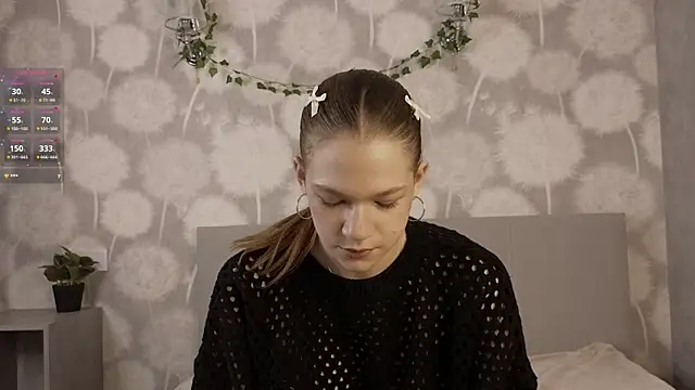 Snapshot of VelvetRisque chatting on 11.30.25 VelvetRisque online show from 11.30.25