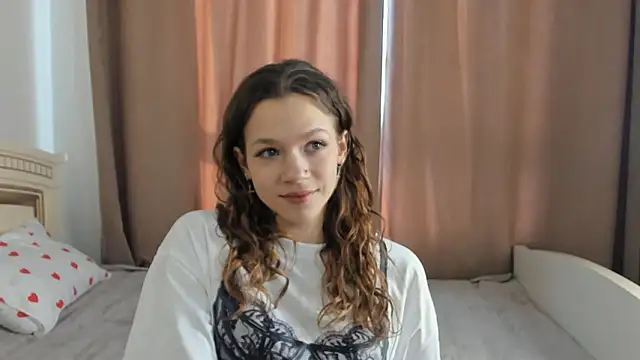 VelvetRisque online show from 02.06.26