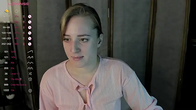 Snapshot of Alice_Cire chatting on 11.13.25 Alice Cire online show from 11.13.25