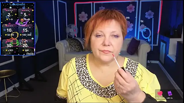 Kira Kenett online show from 10.18.25